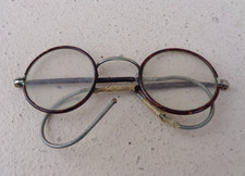Anciennes lunettes de vue dans
