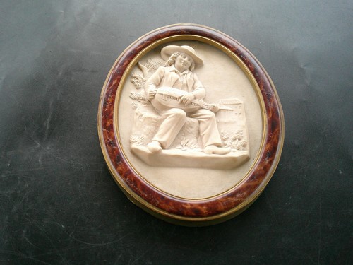 Medaillon albatre finement - en,
