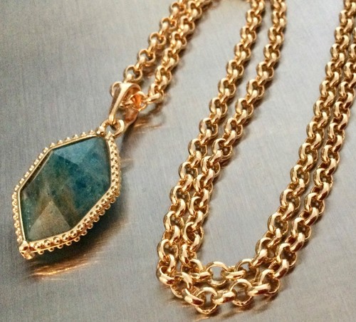Apatite naturellle plaqué - apatite, naturellle-plaqué