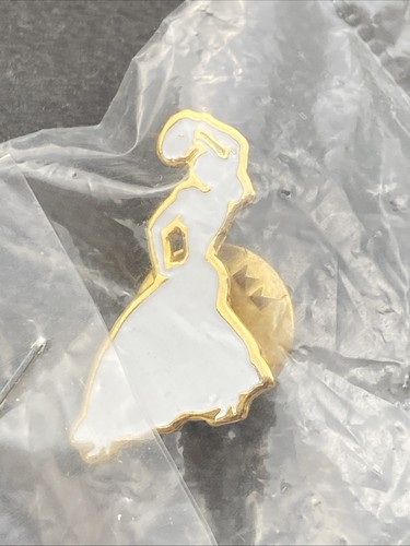 Pin gitane blanche cigarette - gitane,