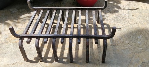 Grille porte buches - grille,