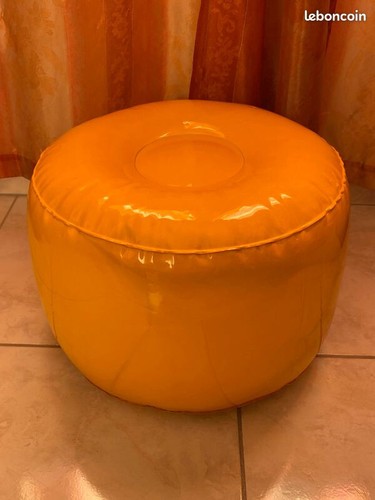 Pouf pneumatique jaune année