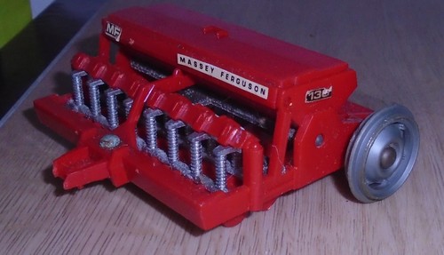 Vieux britains semoir massey - britains,