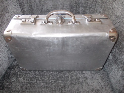 Vintage valise metallique - vintage,