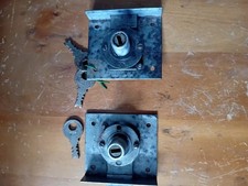 En lot 2 serrures tiroir