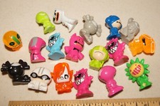 LOT of 18 Gogos Crazy Bones Alien Vampire Monster Toy Mini Figure Figurine SMALL