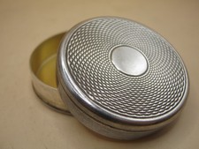 Vintage Circular Sterling Silver Engine Turned Snuff Box Gilt Interior MINT COND