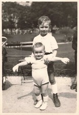 OLD PHOTOGRAPH FIRST STEPS OF BABY WITH BROTHER