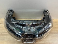 UNE OPTIQUE FEU PHARE AVANT