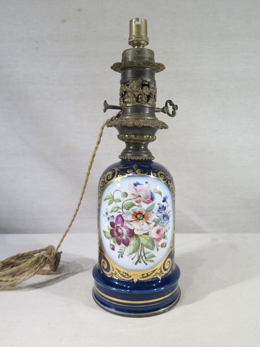 Ancienne jolie lampe petrole - ancienne,