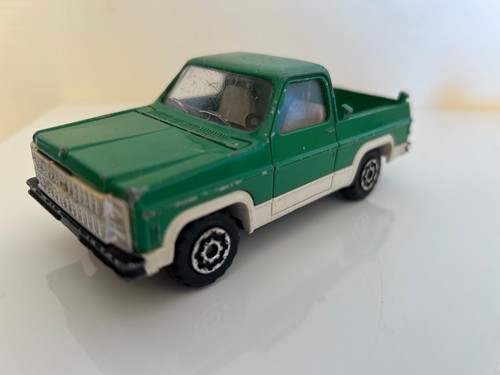 Miniature majorette pick - majorette, pick-up