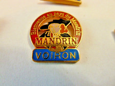 PIN'S CHUCK / VOIRON / RARE / 2