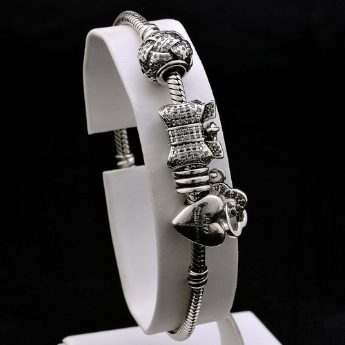 Pandora bracelet moments - pandora, en
