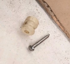 6 Boutons en os Petit Meuble