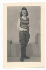 BM885 Vintage Photo Card RPPC Women Young Fashion Fashion Riding Pants