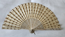 Éventail publicitaire ancien " CHOCOLAT DE ROYAT - LA MARQUISE DE SEVIGNÉ "