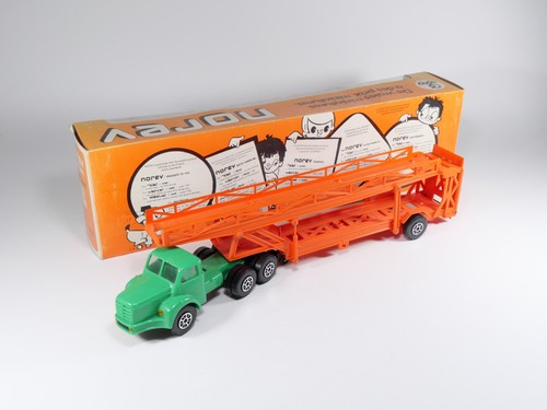 Norev tracteur berliet - 96,