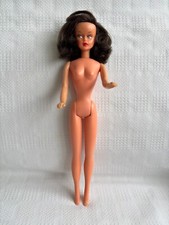 POUPÉE AMERICAN CHARCATER TRESSY YEUX BLEUS BELLA BRUNE JAMBES RAIDES - 1967