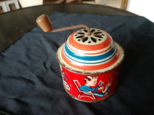 Ancienne boite musique made - a,