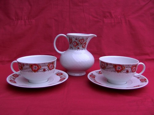 Lot tasses sur soucoupes - 2,
