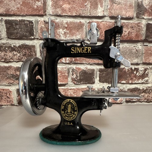 Singer model - singer,