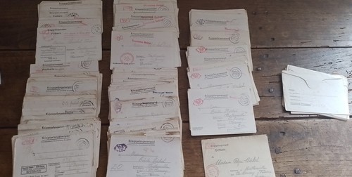 Lot 192 lettres - , /