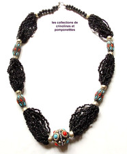 COLLIER  PERLES DE VERRE ET