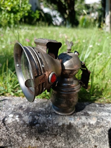 Ancienne lampe phare