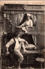 *68726 postcard 29 bed enclosed upstairs "la Lazy"