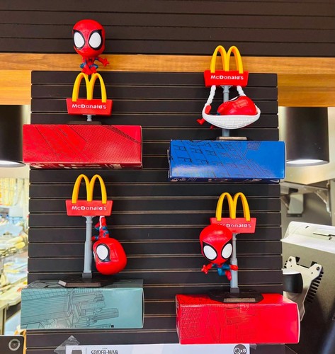 Mcdonald lot figurines - lot,
