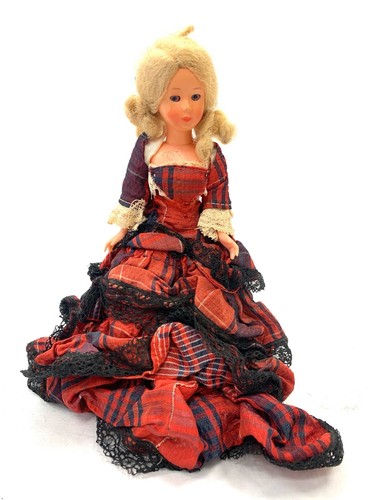 Poupée souvenir jeune fille - -,