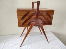 Ancienne Travailleuse en bois