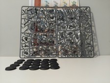 20 rats des clans Skavens