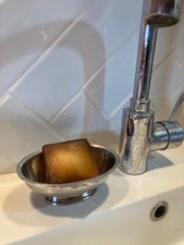 Ancien porte savon en métal