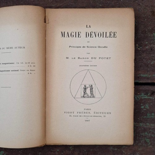 Ancien livre ésotérique - , «