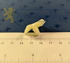 Agrafe Plastique Fixation Enjoliveurs inférieurs Peugeot 204 cc 304 cc