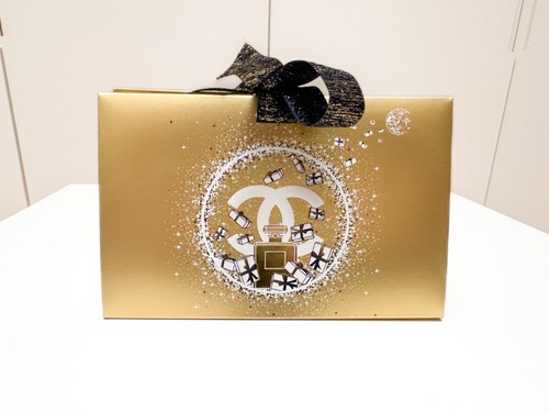 Chanel boîte cadeau - , dorée