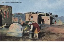 INDIENS #MK41842 PUEBLO WOMEN BAKING BREAD . FOUR A PAIN
