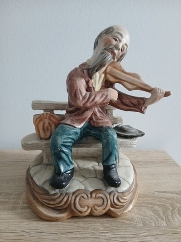 Statuette vintage style