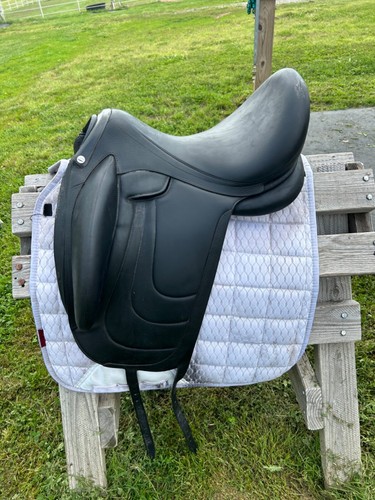 Devoucoux dressage saddle - saddle, 18