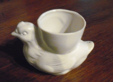 Ancien coquetier  faïence en forme de poule