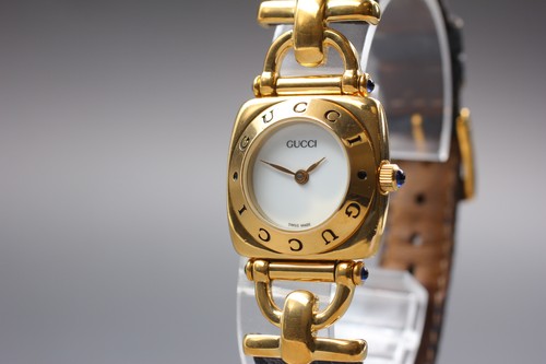 Exc montre à - [exc+5],