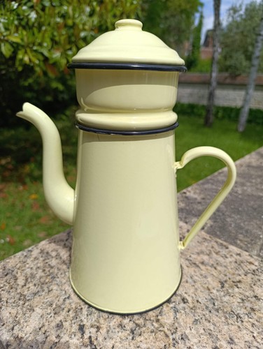 Cafetière ancienne émaillée