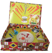 Ancienne boîte de couture