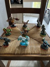Lot de figurines skylanders