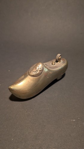 Briquet poilu art de - ,