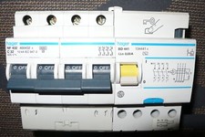 DISJONCTEUR DIFFERENTIEL TETRAPOLAIRE 32A 30mA COURBE C, HAGER 32 AMPERES 4POLES