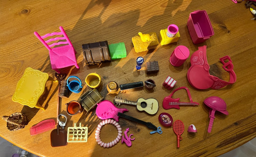 Lot objets barbie simba et - lot,