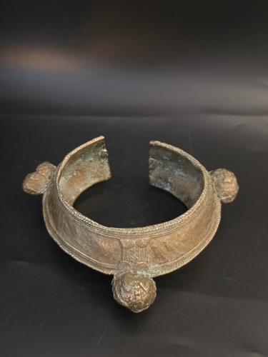 Bijou ancien bronze tres - en,