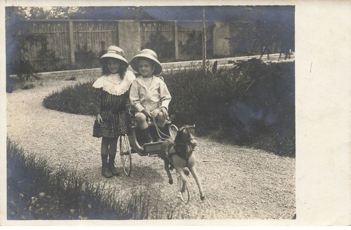Enfants deux dans - -,
